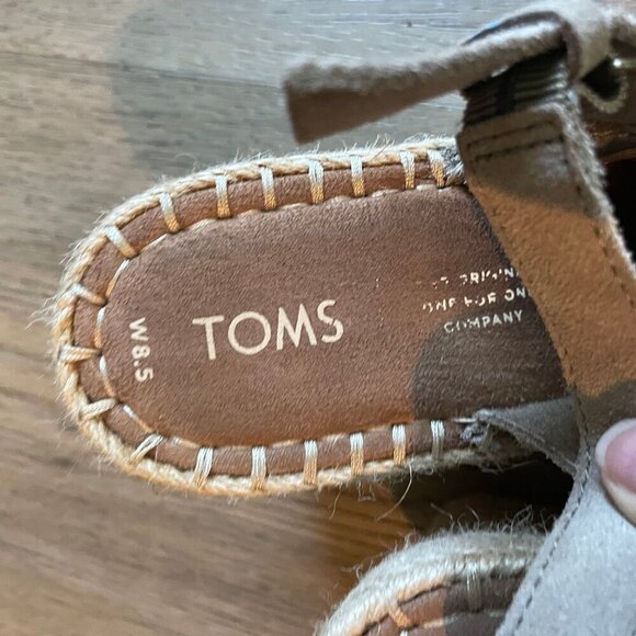 TOMS Gray Suede Espadrille Wedge Sandals Size 8.5 Minimalist Coastal Summer! - Picture 2 of 8